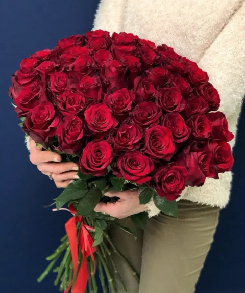 51 бордовая роза (Эквадор)